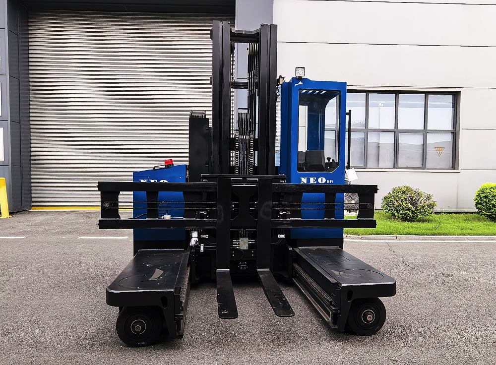NEO FORKLIFT multi-directional forklift