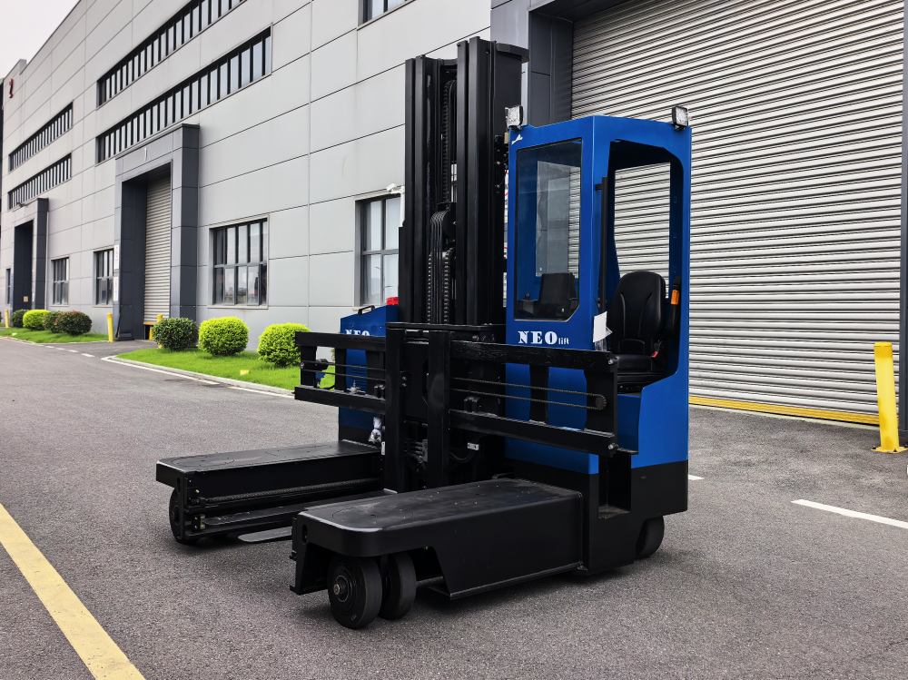 NEO FORKLIFT multi-directional forklift